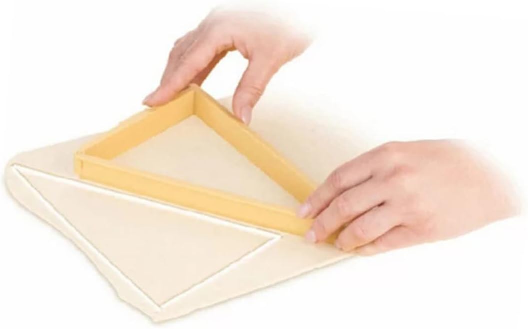 GRIRIW Set of 2 Triangle Croissant Cutters 1