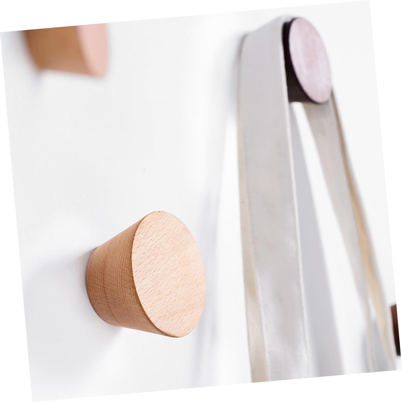 3Pcs Beech Wooden Wall Hooks Space-Saving Storage Organizer