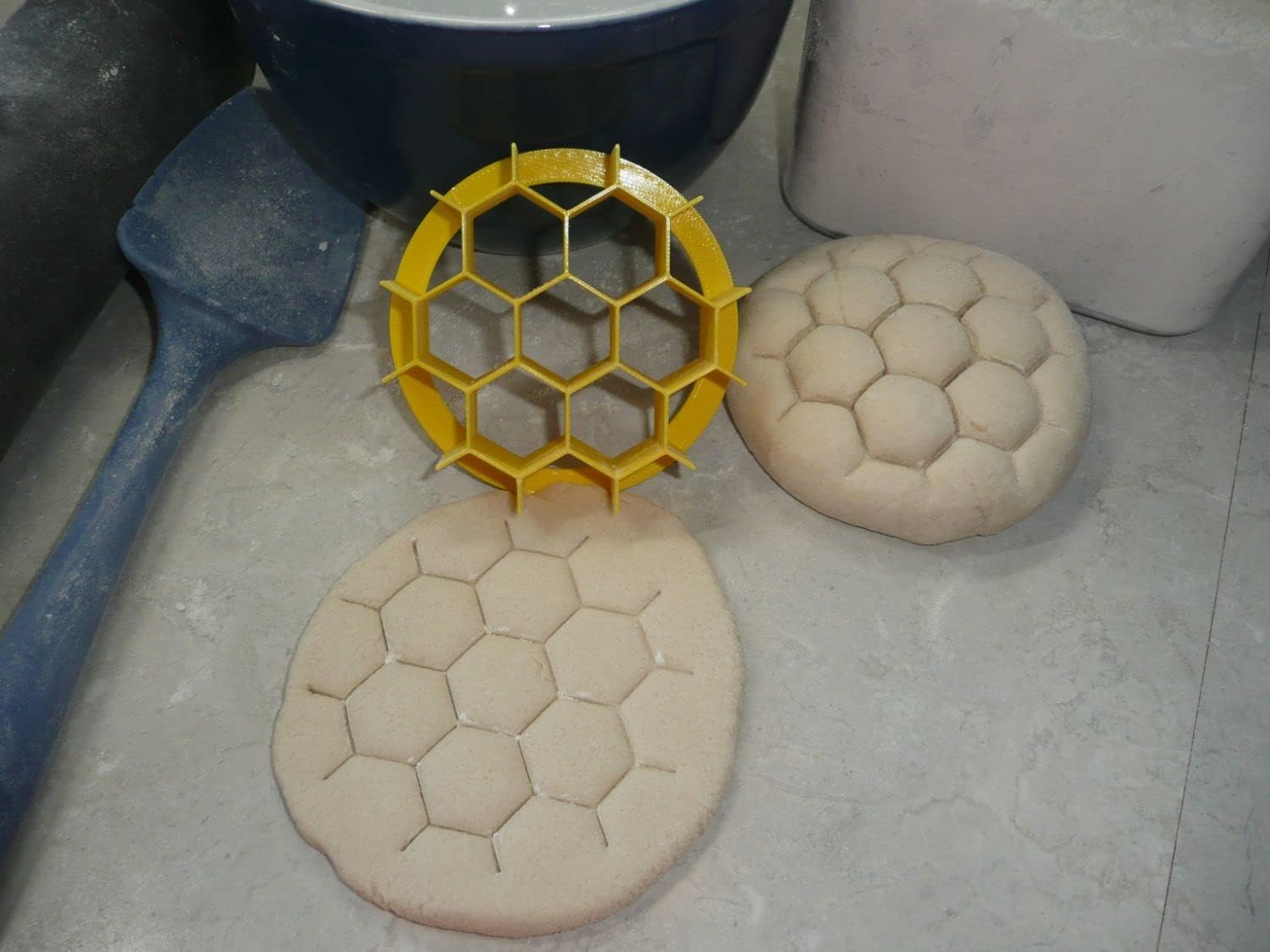 YNGLLC HONEYCOMB CONCHA COOKIE CUTTERS Set of 2 Made in USA