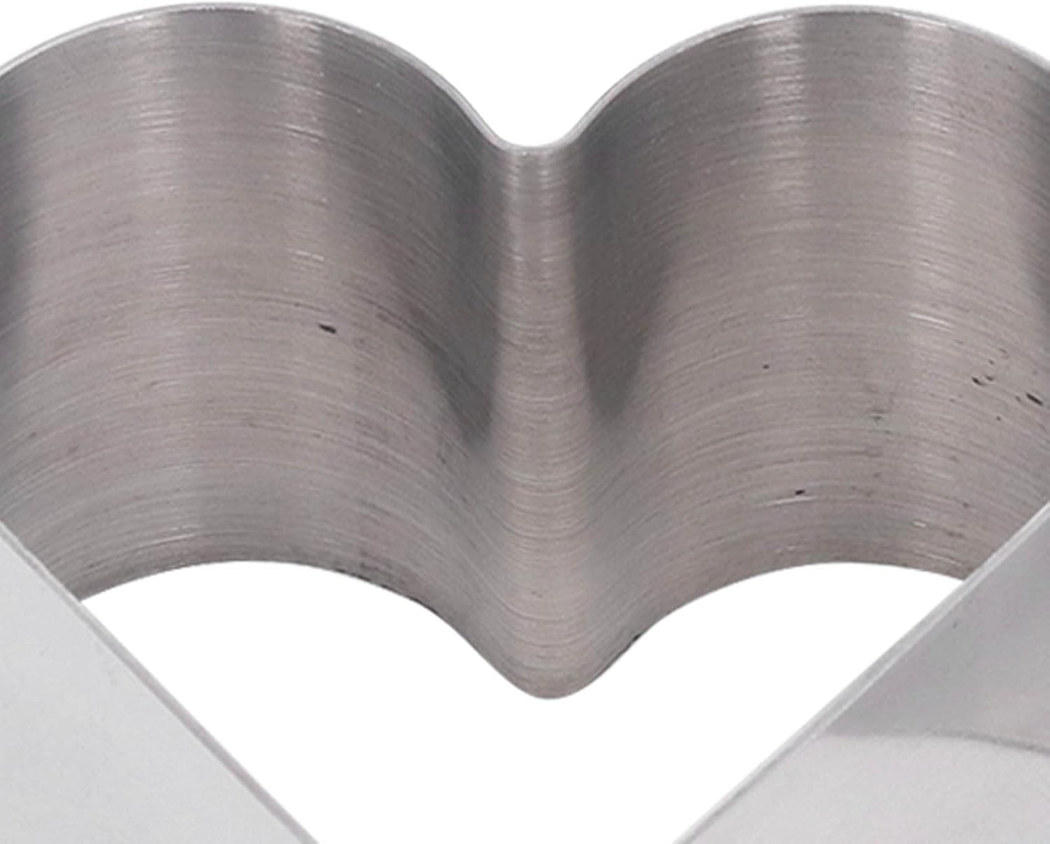 4Pcs Heart Shaped Cake Cutter Set with Lid and Rounded Edges