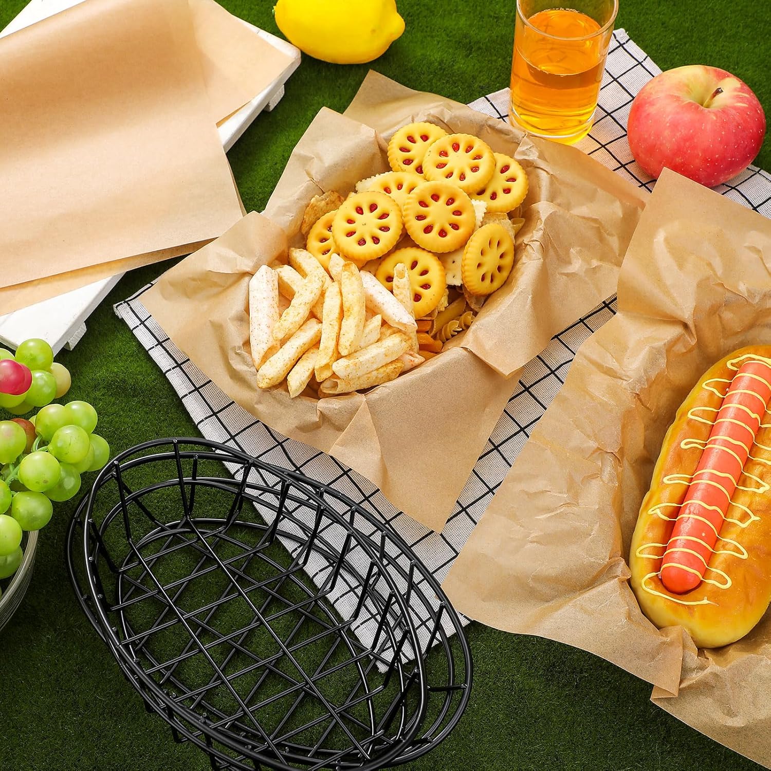 Hushee 12 Pcs Wire Bread Baskets with Liners
